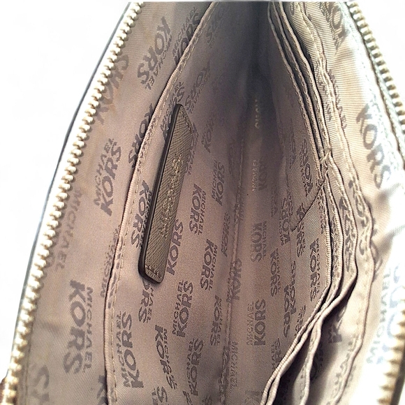 Michael Kors Jet Set Travel Studded Large Saffiano Leather Wristlet β Taupe Gray - Picture 8 of 10